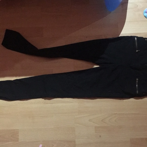 Bottom - Picture 3 of 3